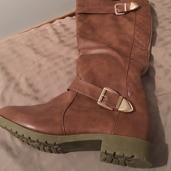 Twisted quilted boot