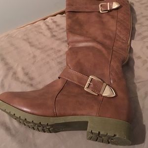 Twisted quilted boot