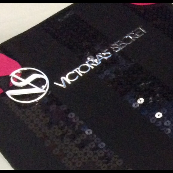 Gently loved Victoria’s secret Black & pink DUFFLE - Picture 2 of 3