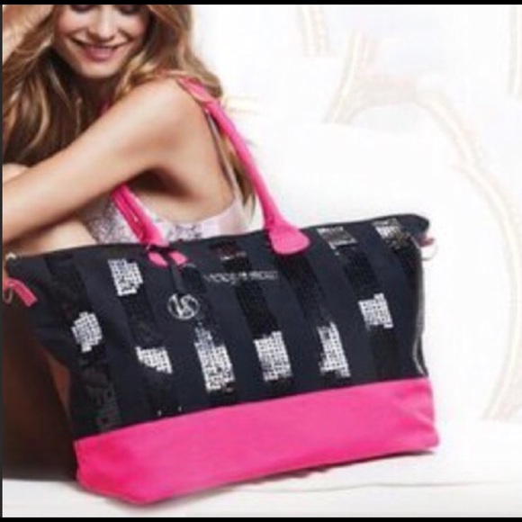 Gently loved Victoria’s secret Black & pink DUFFLE - Picture 3 of 3