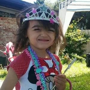 Meet your Posher, Stella