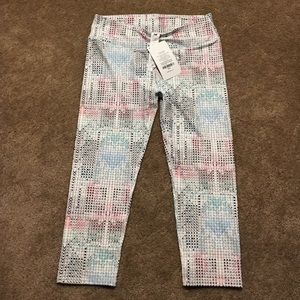 NWT Fabletics Capri workout pant