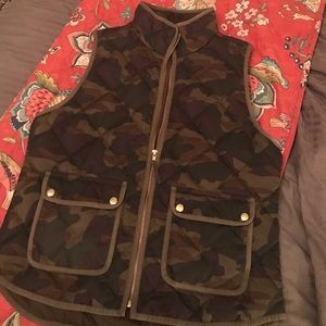 Cute camo jcrew quilted vest!