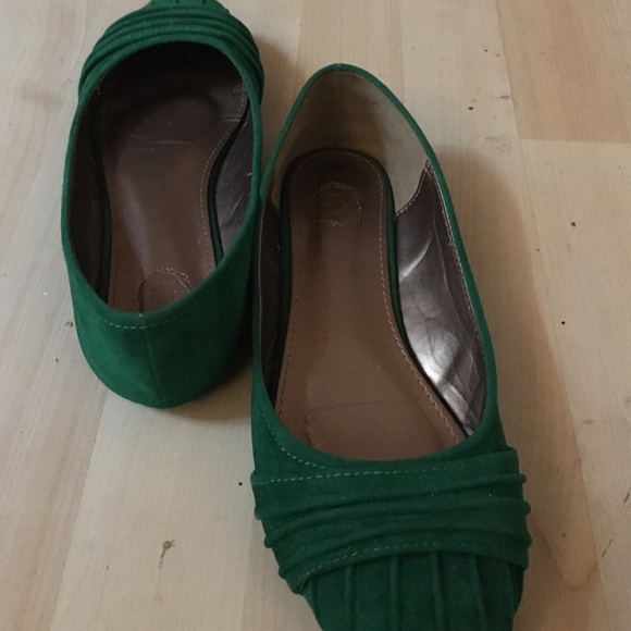 Green flats - Picture 3 of 3