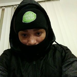 Meet your Posher, Dom