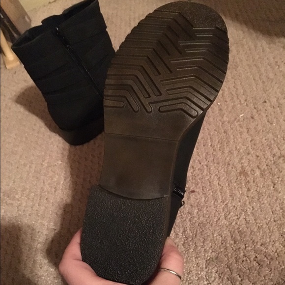 Brand new in box black boots - Picture 2 of 4