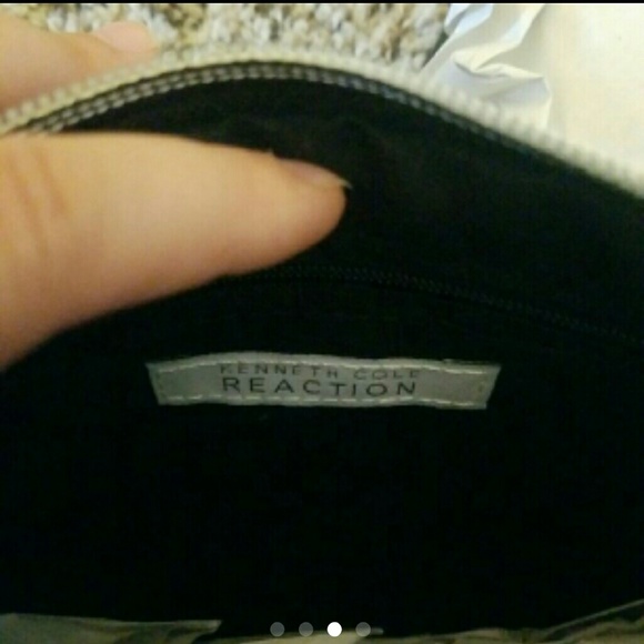 NWT Kenneth Cole Reaction Crossbody - Picture 3 of 4