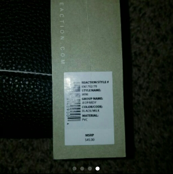NWT Kenneth Cole Reaction Crossbody - Picture 4 of 4