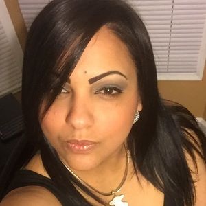 Meet your Posher, Gloria