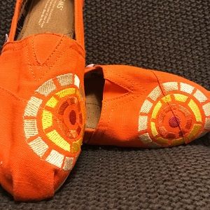 TOMS Shoes Women's sz 9