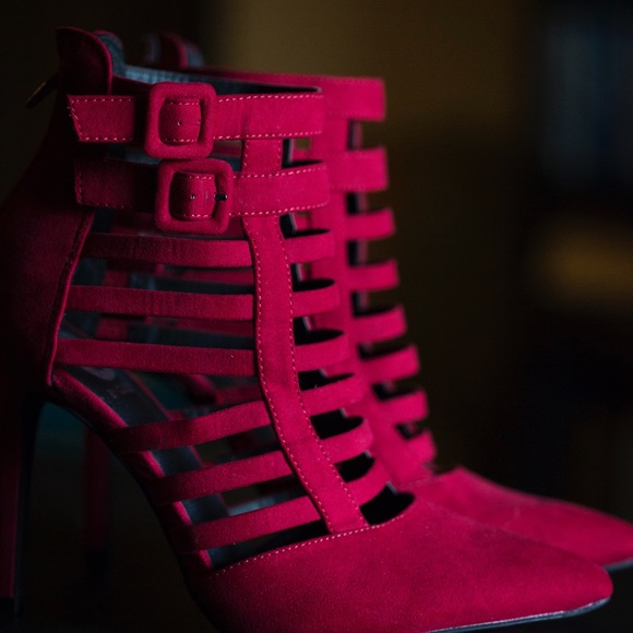Red Pumps