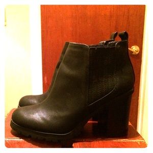 •Sam & Libby• Chunky Boots