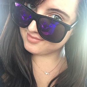 Meet your Posher, Daphne