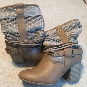 Light brown leather booties