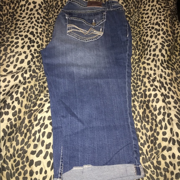 Jade Capris. Size 18.