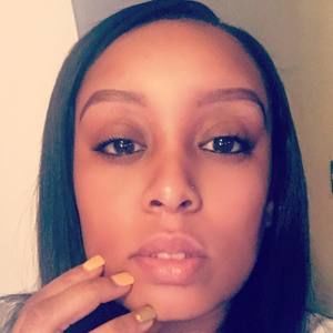 Meet your Posher, Latroya