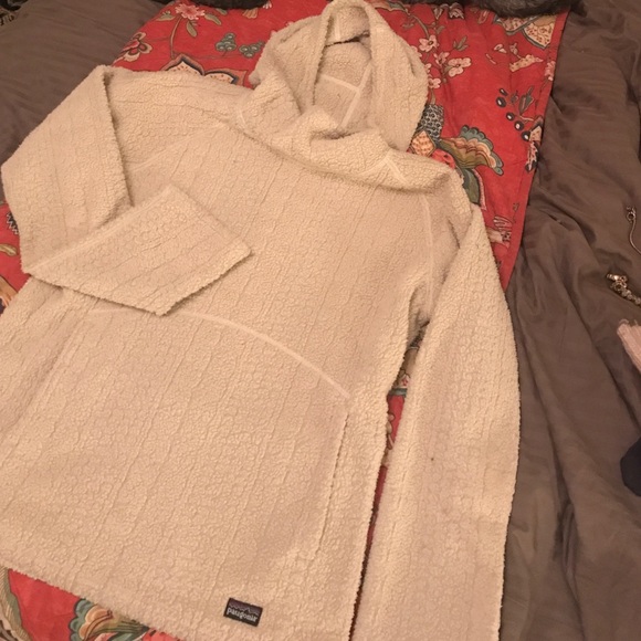 Awesome textured Patagonia hoodie!