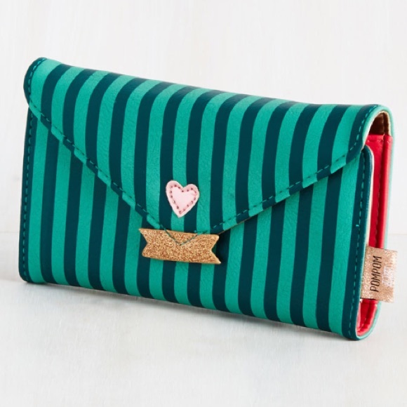 🎀 LAST ONE!!! Treat yo self! Wallet🎀 - Picture 2 of 5