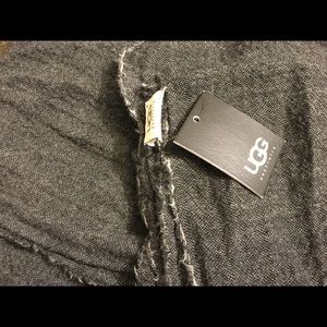 UGG SCARF
