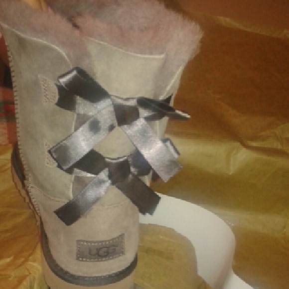 UGG MINI BAILEY SUEDE BOW CHESTNUT SHEEPSKIN ANKLE WOMEN Ugg Bailey Bow Boots Size 6