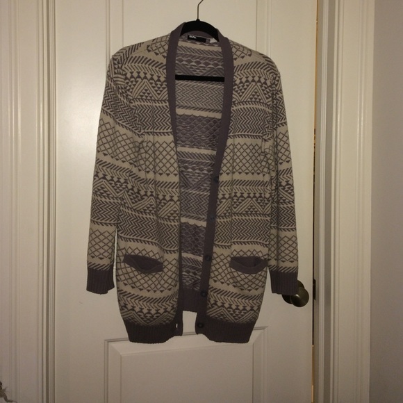 Geometric print grey and white UO sweater