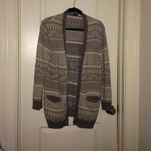 Geometric print grey and white UO sweater