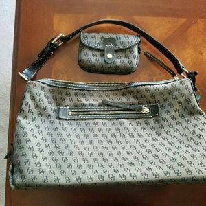 Dooney Bourke  Lg shoulder bag  w/LG change purse