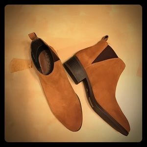 Like new tan suede shoe booties