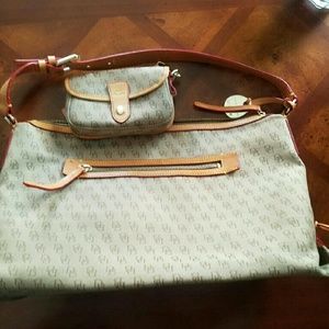 Dooney & Bourke Lg shoulder bag