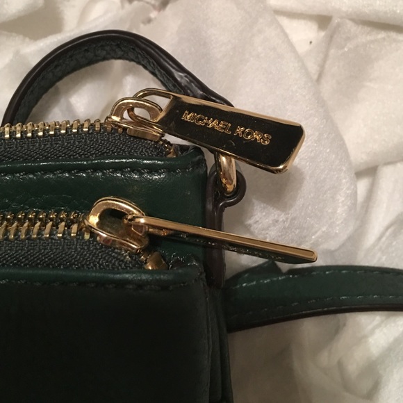 NWT Michael Kors Fulton Crossbody - Picture 2 of 4