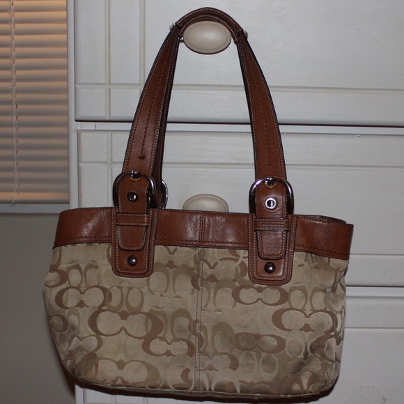 Coach purse - Picture 2 of 4