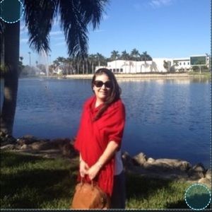 Meet your Posher, Laura