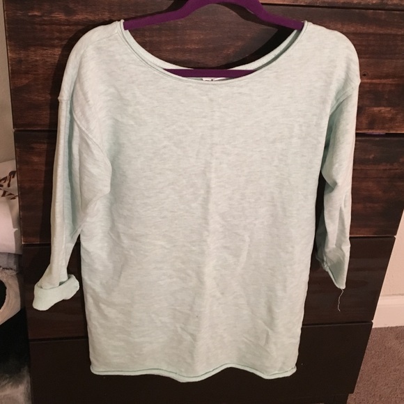 3/4 sleeve scoop neck shirt
