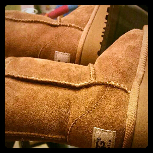 BABY GIRL UGGS SIZE 6