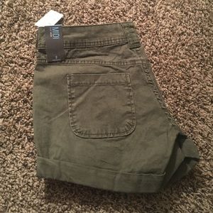 Brand new aero shorts size 0