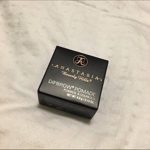 Anastasia brow pomade