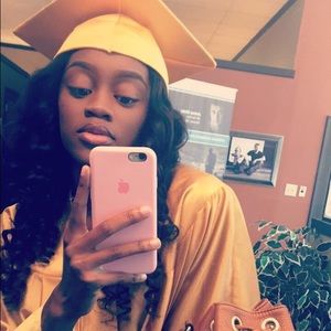 Meet your seller🌸