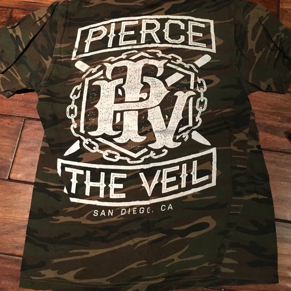 Tops - Camo pierce the veil