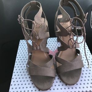 Chunky heel strappy shoes