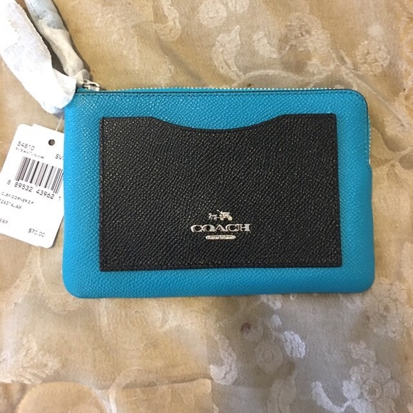 NWT Coach wristlet Sale!!!