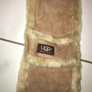 Ugg scarf