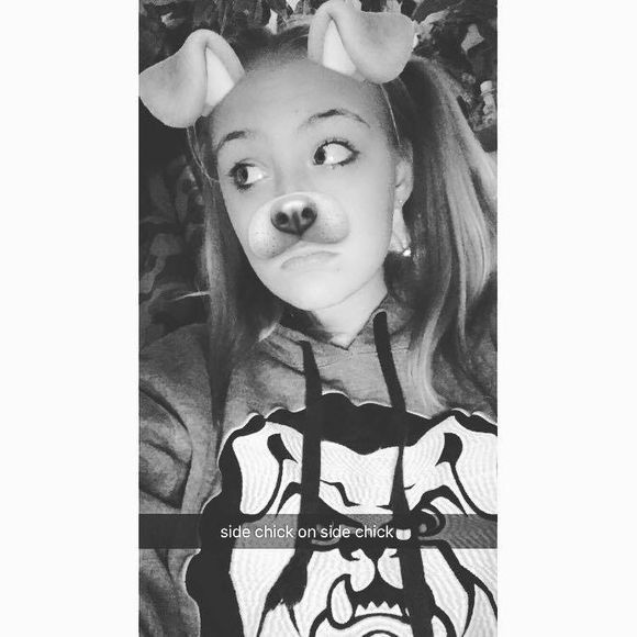 Meet your Posher, Alexia - Picture 1 of 1