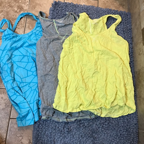 3 old navy workout tanks