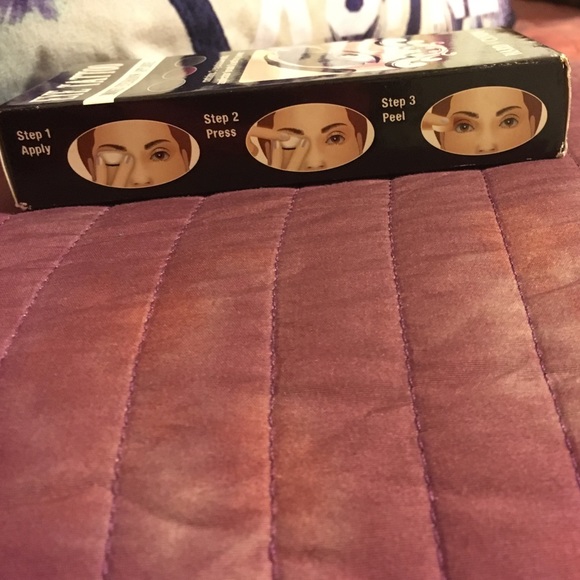 Smokey Eye Hard Candy Kit - Picture 4 of 4