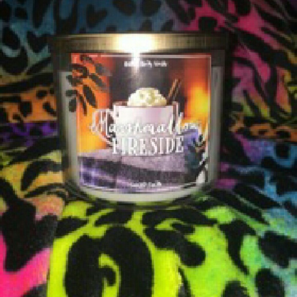 Sale!!! Bath and body works 3 Wick candle