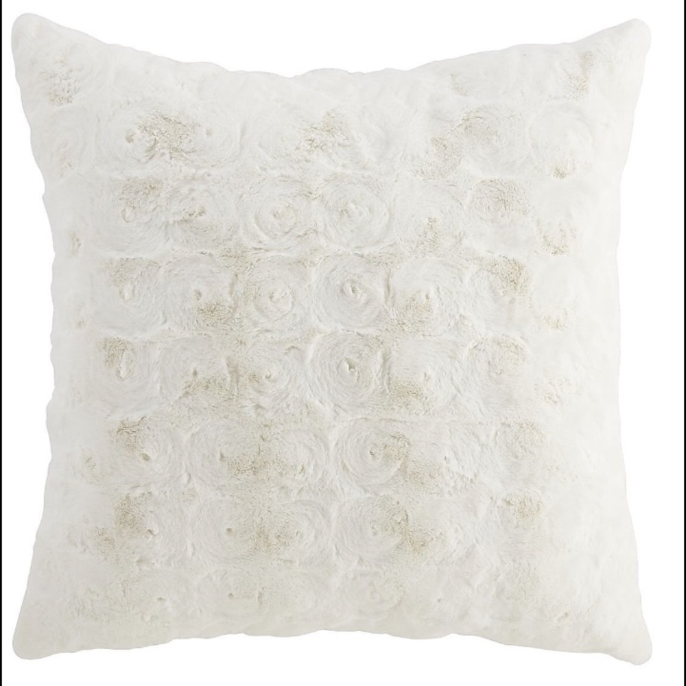 Set of 2 Luxury Ivory Faux Fur Pillow, 18"x18" - Picture 2 of 3