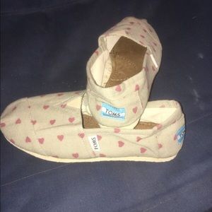 Toms