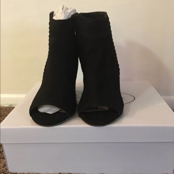 NWT Steve Madden 7.5 Black Mingle Nubuck Booties - Picture 1 of 4