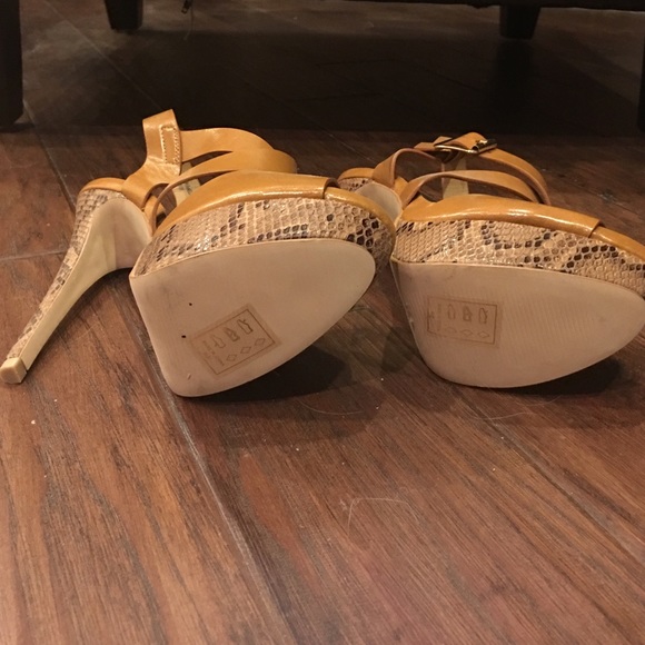 Camel Shoedazzle Stiletto Heels - Picture 3 of 4