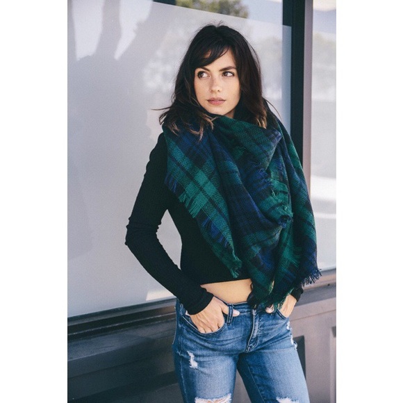 Plaid Blanket Scarf - Picture 2 of 3